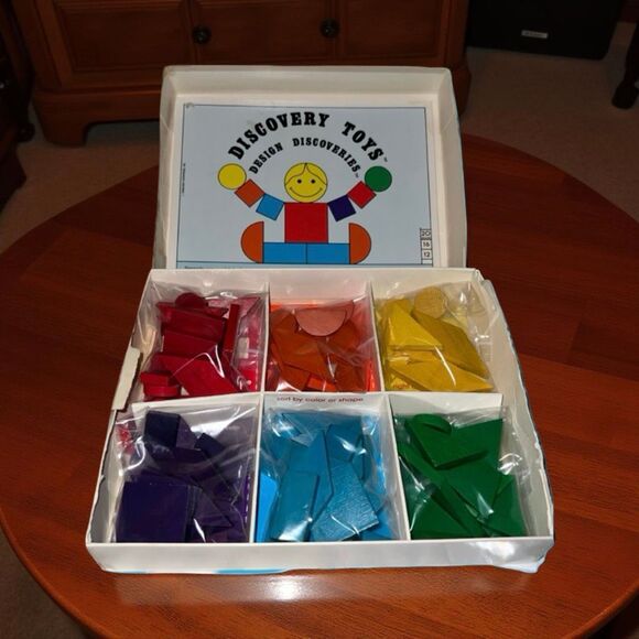 Vintage 1986 Discovery Toys Design Discoveries Matching Game - Picture 4 of 4